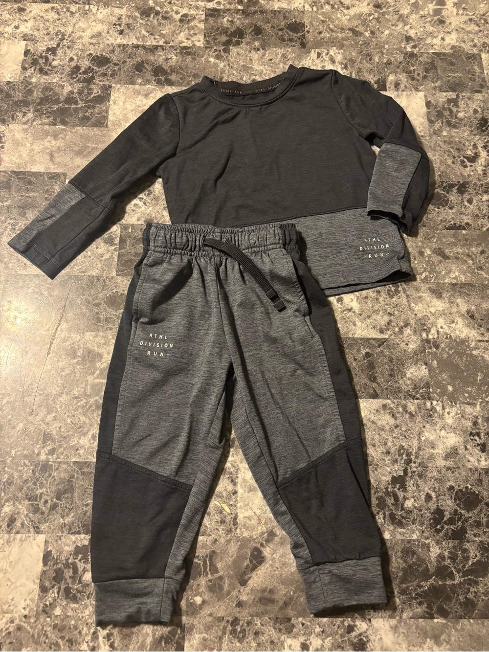 Athletic Works Boys Gray & Dark Gray Sweatshirt and Jogger Set